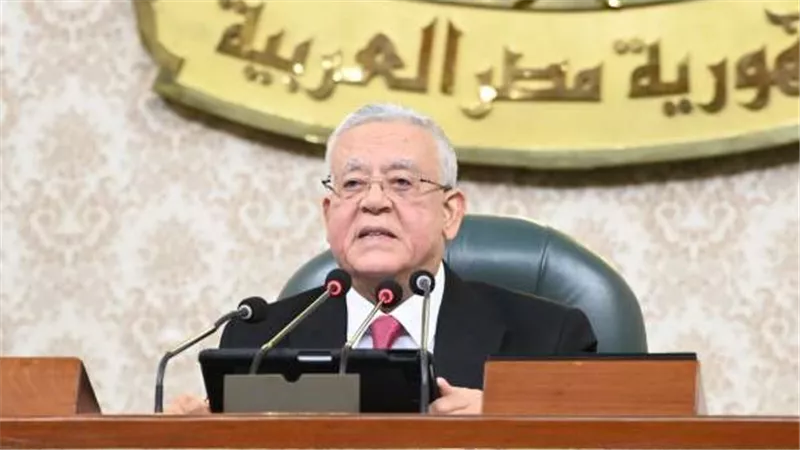 تعليقات قوية على المقترح البرلماني الخاص بتغيير مواعيد العمل لتكون من الفجر حتى الظهر