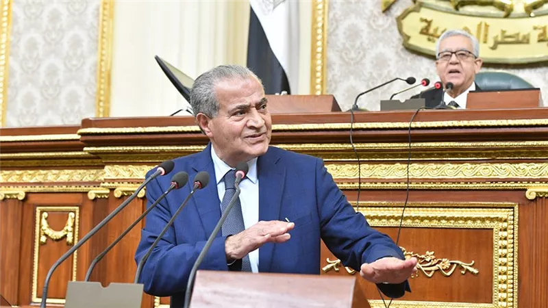 مدبولي يؤدي صلاة الجنازة على المصيلحي ووزير الأوقاف: أوصى بالشيخ علي جمعة يصلي بجنازته