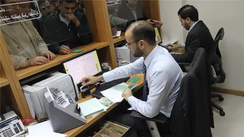 وزير العمل يوضح تفاصيل مقترح مواعيد العمل الجديدة من 5 فجرًا حتى 12 ظهرًا