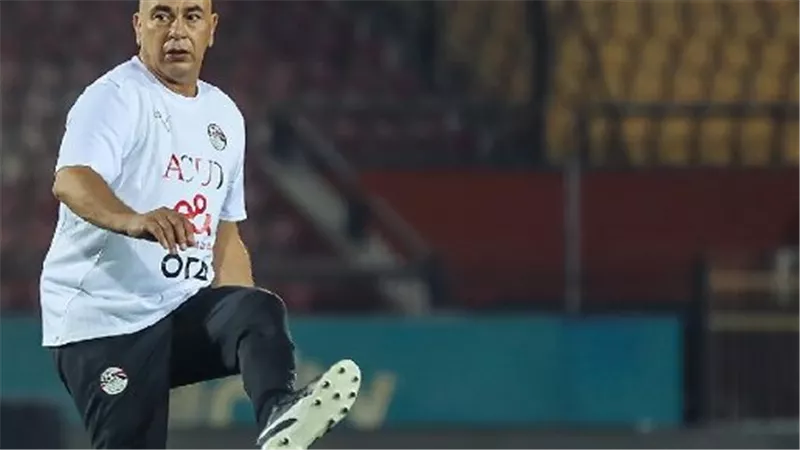 حسام حسن يرفض مواجهة منتخب زامبيا بسبب مدربهم الذي يحمل جنسية الكيان