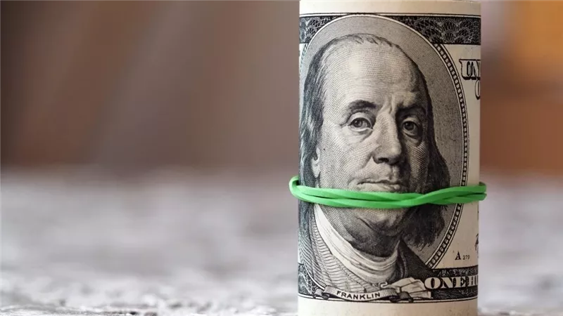 سعر الدولار اليوم يتراجع في 10 بنوك ويرتفع بالسوق الموازية إلى 49.40 جنيهًا