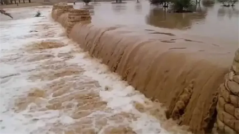 السيول  تضرب حلايب وشلاتين ومناطق في محافظة البحر الأحمر