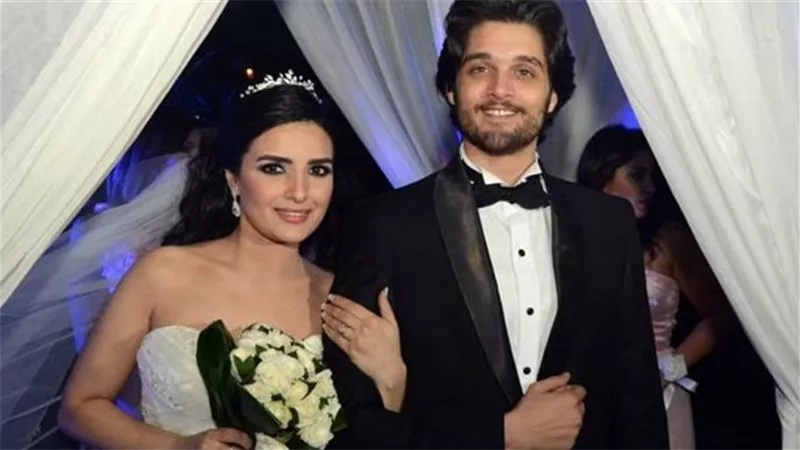 طلاق عمر خورشيد وياسمين جيلاني بعد 10 سنوات زواج ووجود طفلة بينهما