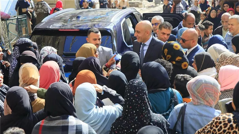 أولياء الأمور يعترضون على زيادة مصروفات المدارس الرسمية للغات وارتفاع أسعار الكتب قبل بدء الدراسة