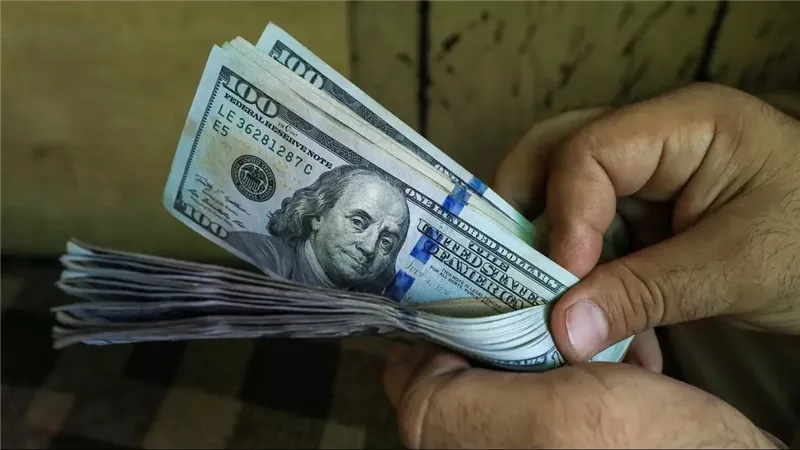 أسعار الدولار بمنتصف تعاملات الأحد 16 نوفمبر 2025 بالبنوك الحكومية والخاصة