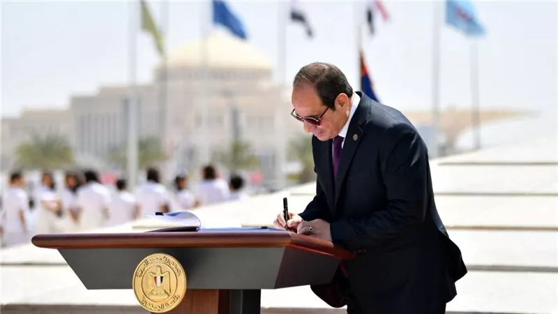 الأسبوع الرئاسي.. السيسي يصدر 11 قرارًا جمهورياً ويعيد قانون الإجراءات ويؤكد دعم غزة