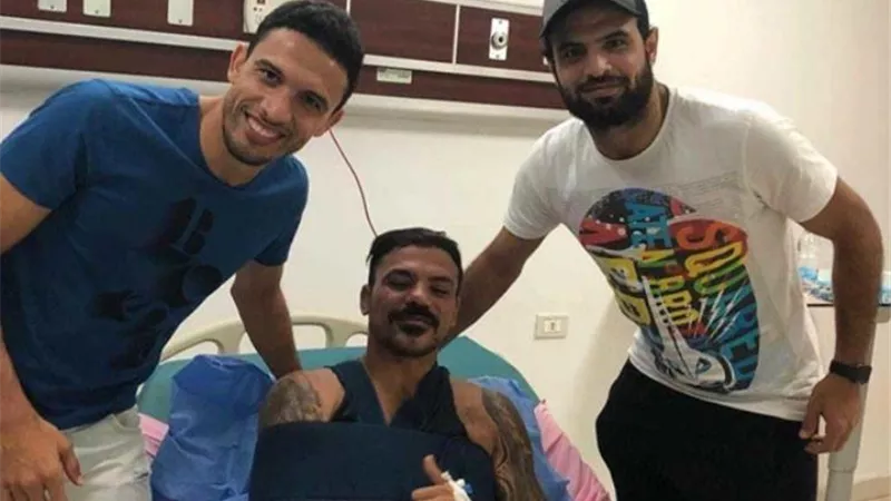 إدعوا لـ عمرو ذكي بالشفاء لأن حالته صعبة شوبير والدردير يثيرون قلق الجمهور على لاعب الزمالك السابق