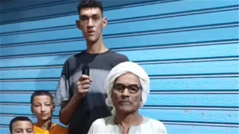 تفاصيل إيجاد فرصة عمل وتوظيف أطول شاب في المنيا 
