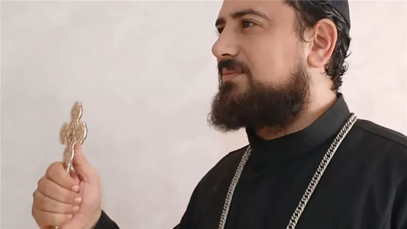 حبس بولس فرج الله 15 يومًا بتهمة انتحال صفة كاهن وجمع تبرعات بالقليوبية