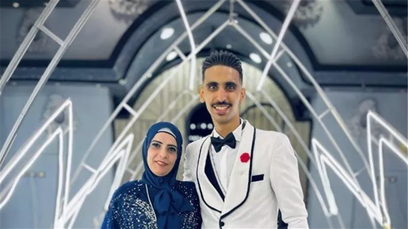 تفاصيل عن ضحية بورسعيد يرويها نجلها: 