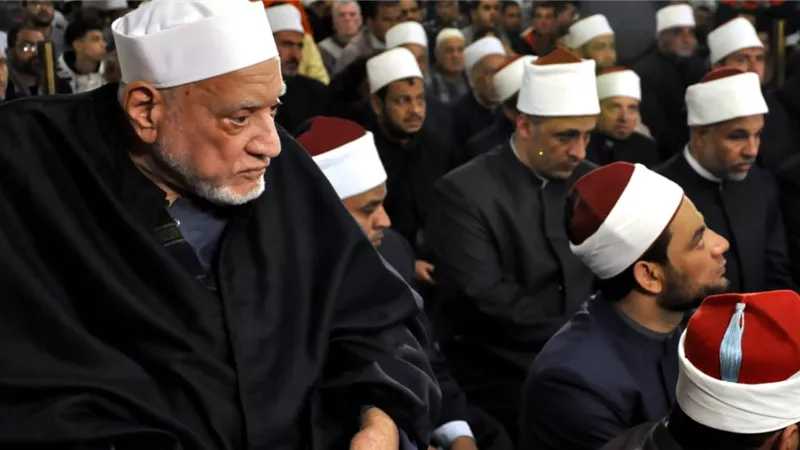 لقطات من جنازة الدكتور أحمد عمر هاشم بحضور شيخ الأزهر وقيادات الجامعات والمؤسسات الدينية