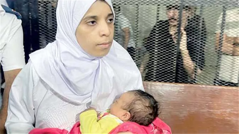 تعليق مؤثر من والدة أطفال دلجا لـ ضرتها بعد الحكم بإحالة أوراقها للمفتي