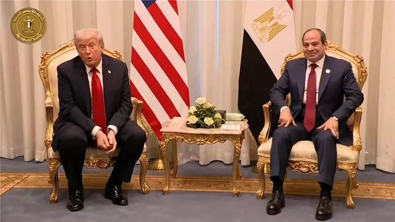 ترامب يبدي إعجابه بالحرس الخاص للرئيس السيسي ويطلب مصافحتهم 