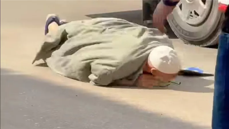 وزارة الداخلية تنشر بيان القبض على محصل التذاكر الذي منع مسن الأتوبيس من الصعود