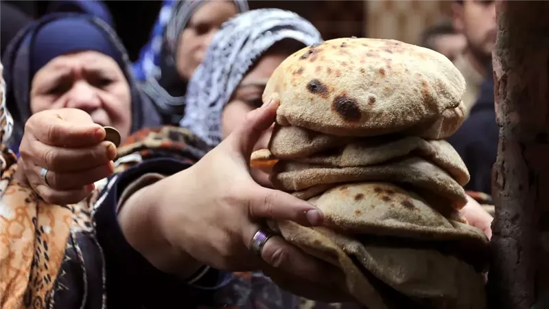 وزير التموين يؤكد ثبات سعر رغيف الخبز المدعوم بعد زيادة الوقود