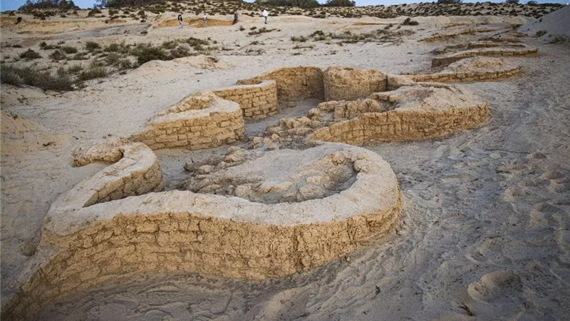وزارة الاثار تعلن اكتشاف قلعة أثرية عسكرية ضخمة بشمال سيناء 