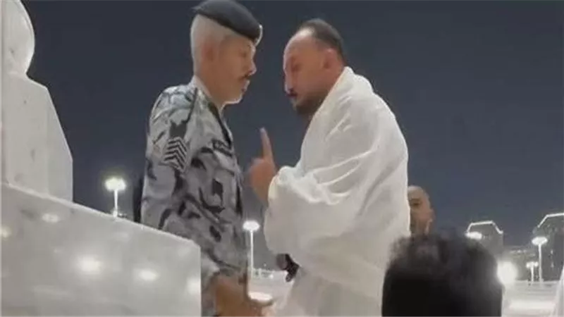 الخارجية تعلق على واقعة المعتمر وفرد الأمن بعد انتشار فيديو هز السوشيال ميديا في مصر