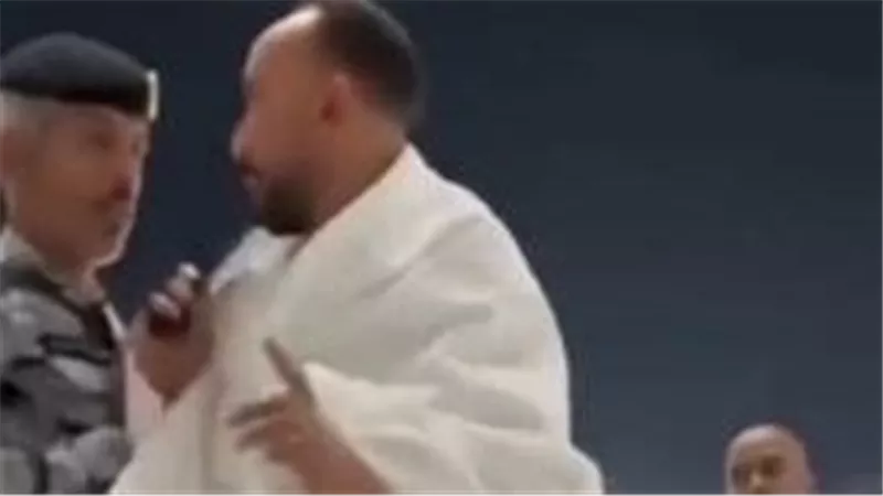 رئيس الشئون الدينية بالحرمين بعد واقعة المعتمر ورجل الأمن: أمن الحرمين وسلامة قاصديه خط أحمر