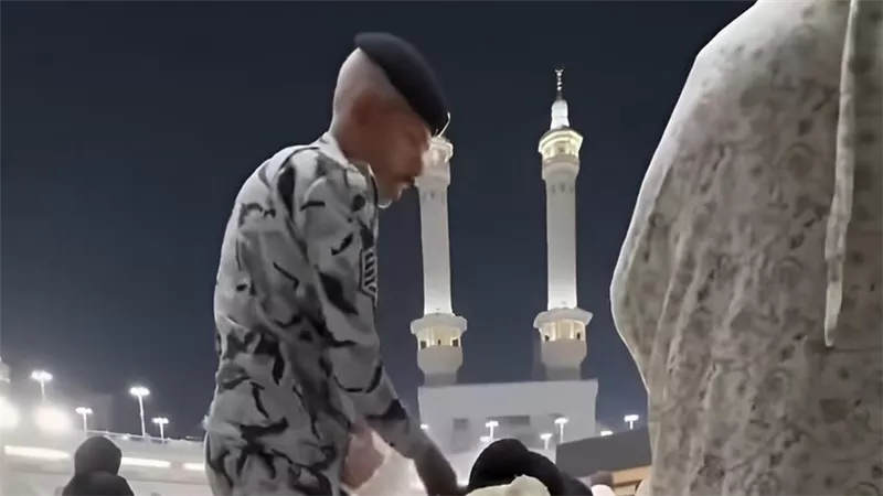 الخارجية المصرية تتحرك بعد واقعة معتمر مصري ورجل أمن داخل الحرم المكي