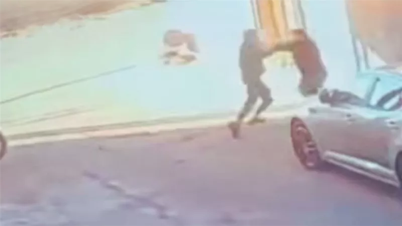 المسيحيون في سوريا يعيشون الخوف من جديد بعد حادثة سرقة صليب سيدة مسيحية مسنة بريف حمص