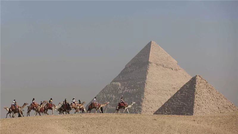 زاهي حواس يكشف تفاصيل اكتشاف أثري جديد داخل هرم خوفو 2026