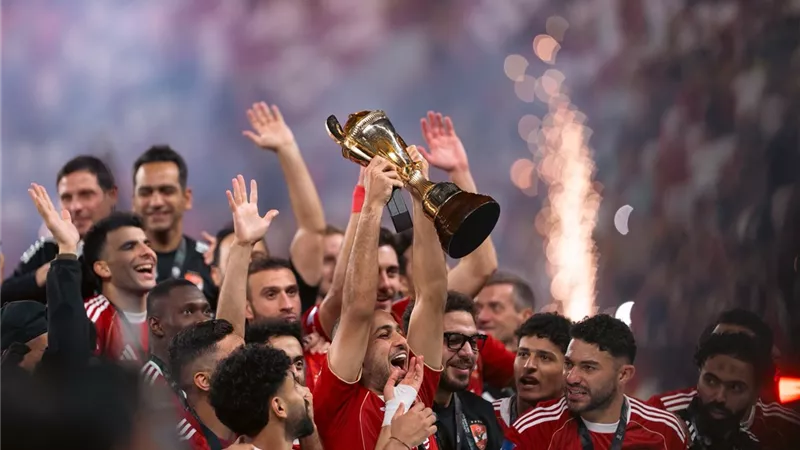 إصابة جراديشار نجم الاهلي وملابسات نقله للمستشفى بعد التتويج بلقب السوبر المصري بمباراة الزمالك