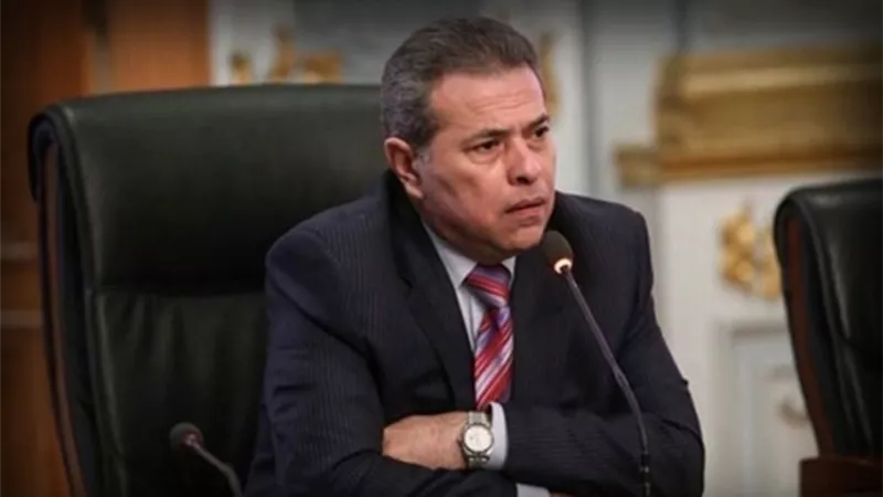 مشاجرة كبيرة بين الإعلامي توفيق عكاشة وجيرانه داخل كمبوند بأكتوبر والتحقيقات تكشف عن إصابات وتلفيات