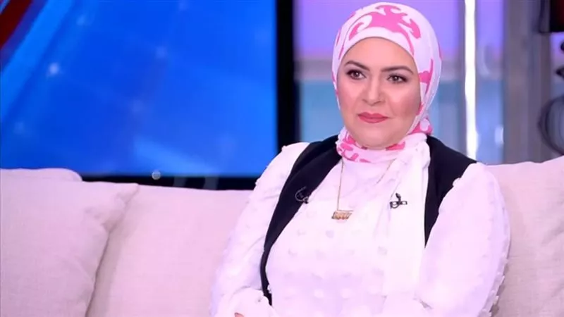 الفنانة منال عبد اللطيف تخلع الحجاب وتكشف كواليس اتخاذ قرار ارتدائة بعد رؤية غير متوقعة