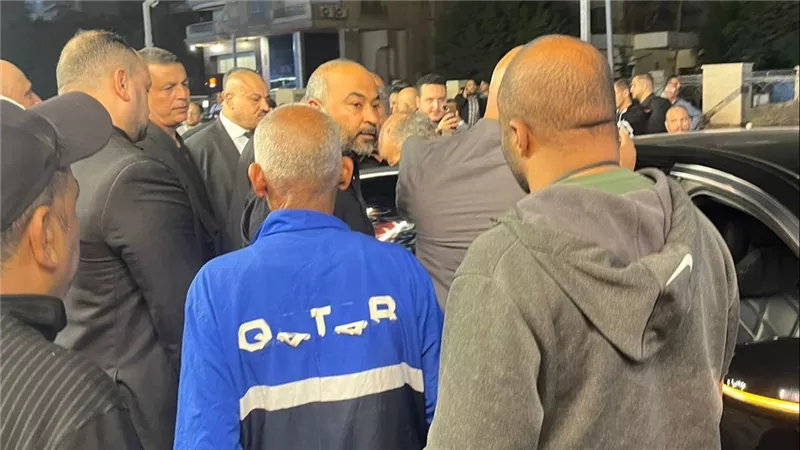 صور عزاء محمد صبري ونجله آدم في الصفوف ومعه نجوم الأهلي والزمالك