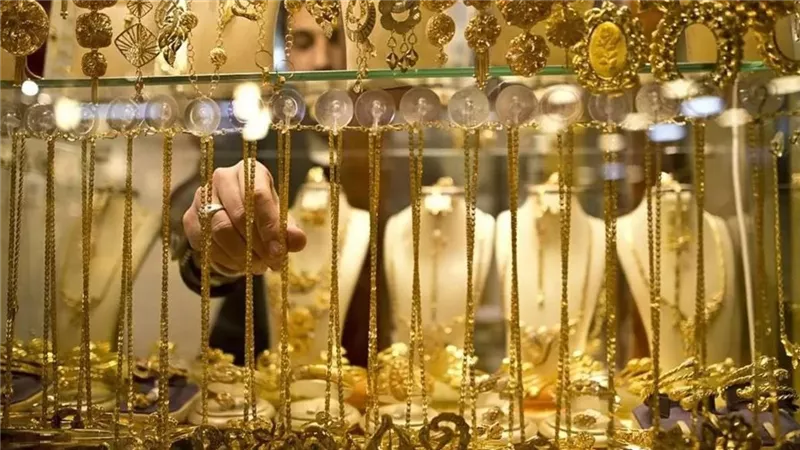 أسعار الذهب ختام اليوم  تشمل رسوم المصنعية والضرائب عيار 18 بـ4658 جنيهًا