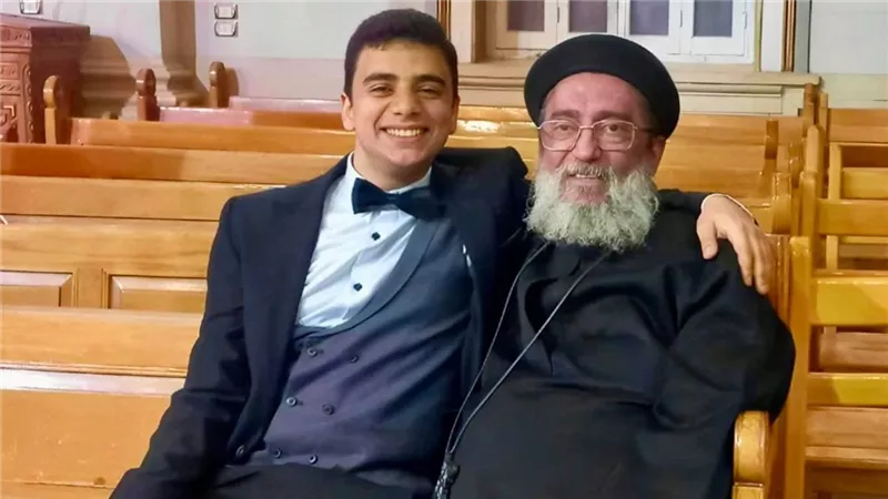 وفاة الدكتور جون القس أرساني تعمّق جراح أسرته بعد وفاته المفاجئة ولحاقه بوالده المتنيح