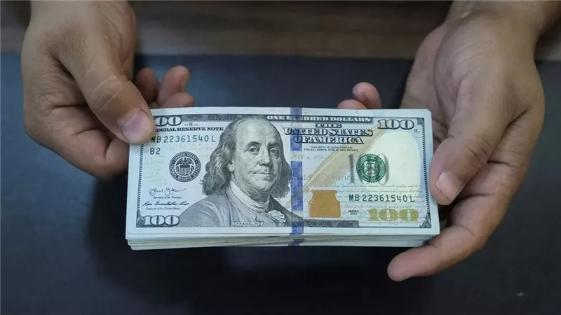 سعر الدولار مقابل الجنيه بنهاية اليوم في البنوك والسوق الموازية.. أعلى سعر بيع 50.85 جنيه