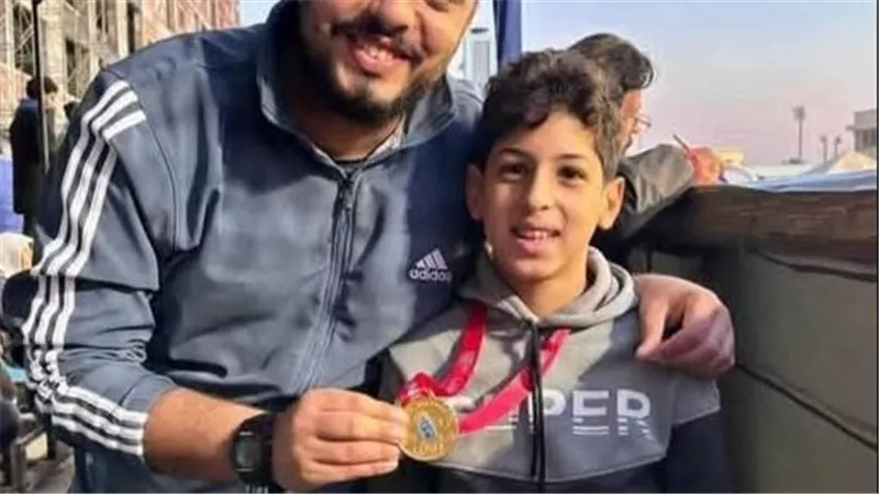 انهيار والدة يوسف محمد بالجنازة وتكشف آخر كلمات نجلها قبل وفاته 