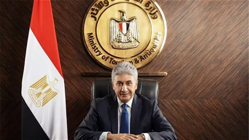 وزارة السياحة تنفي أي رسوم على تأشيرة الدخول إلى مصر