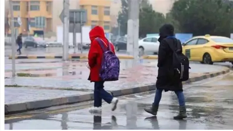 أمطار غزيرة تضرب عدة مناطق والإسكندرية ترفع حالة الطوارئ القصوى ومصدر يكشف حقيقة تعطيل الدراسة