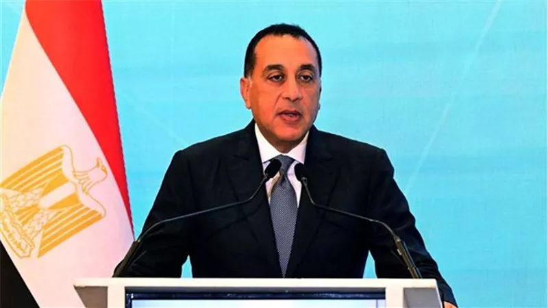 تقرير بلومبرغ يكشف تفاصيل خطة مصر لتقليل استيراد السولار والبنزين خلال الشهر المقبل