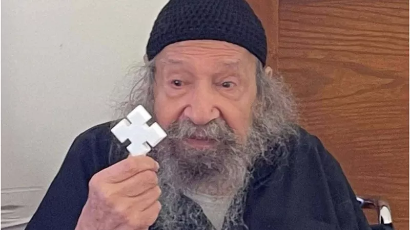نياحة شيخ الرهبان مينا المقاري أحد أعمدة الرهبنة القبطية والكنيسة تودعه  بصلوات ورجاء القيامة
