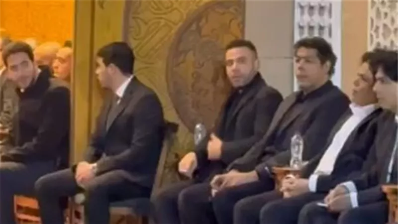 عزاء شقيقة الفنان عادل إمام وظهور نجوم الصف الأول وهم يؤدون الواجب لأسرة الزعيم