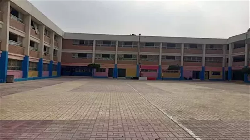 واقعة مدرسة التجمع.. ولي أمر يؤكد: 