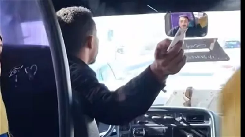الأمن يفحص فيديو واقعة سائق الأجرة.. هدد الفتاة واعتدى لفظيا على الركاب وهرب