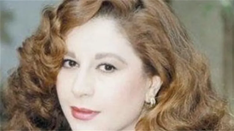 جنازة الفنانة سمية الألفي: حضور نجلها عمر وغياب أحمد الفيشاوي وتواجد كبار الفنانين 
