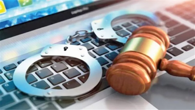 جرائم الإنترنت.. قصة الحسابات التي تُشهر بالفتيات مستخدمين أرقام تليفوناتهن وصورهن 