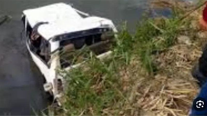 مصرع 3 أشخاص بحادث غرق ميكروباص بترعة المريوطية والتحريات تكشف السبب