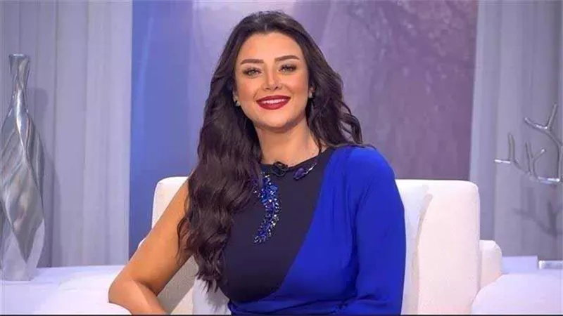 رضوى الشربيني تثير الجدل بتعليق غامض بعد طلاق عمرو أديب ولميس الحديدي