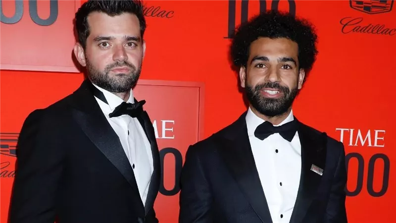 قبل مباراة مصر وبنين.. وكيل محمد صلاح يوجه رسالة غامضة بعد استفزاز الخصم