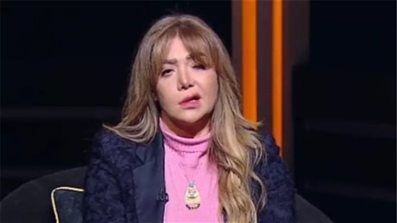 لقاء سويدان تعلن إصابتها بالعصب السابع بسبب الحالة النفسية السيئة