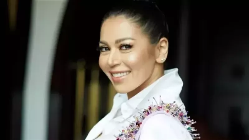 لقاء الخميسي تكشف رسائل مؤثرة عن اختبارات الحياة بالتزامن مع أزمة طلاق زوجها