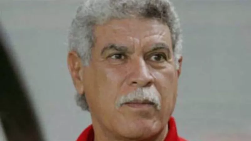 إعلامي يرد على شائعات وفاة حسن شحاتة مدرب منتخب مصر الأسبق