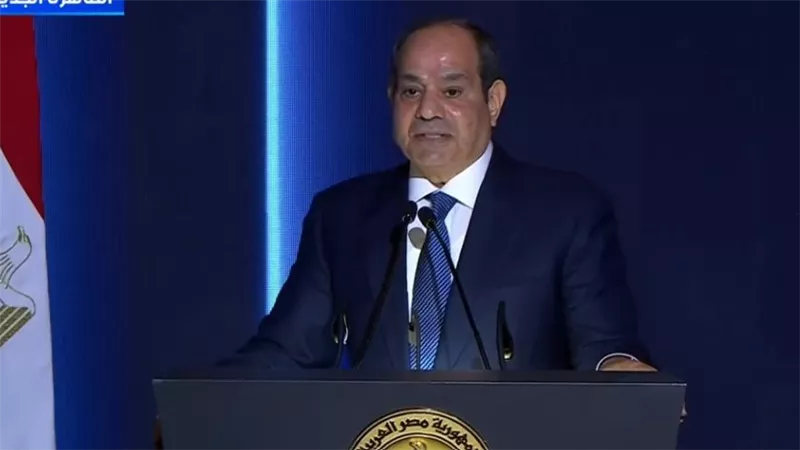 الرئيس السيسي في حديثه للمسؤولين: اللي مش عارف المؤسسة بتاعته فيها إيه يمشي