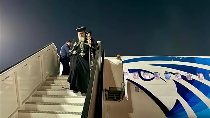 أول ظهور لقداسة البابا تواضروس بعد العملية الجراحية وسط استقبال مهيب بالكاتدرائية بالزغاريد 